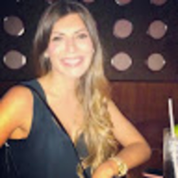 Meet your Posher, Alexane - Picture 1 of 1